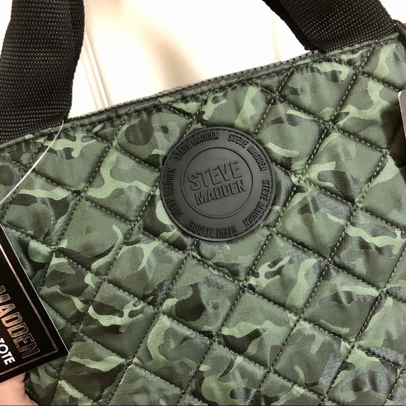 Camo Steve Madden Insulated Lunch Tote 